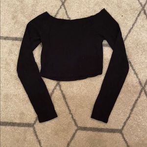 Long sleeve scoop neck crop top
